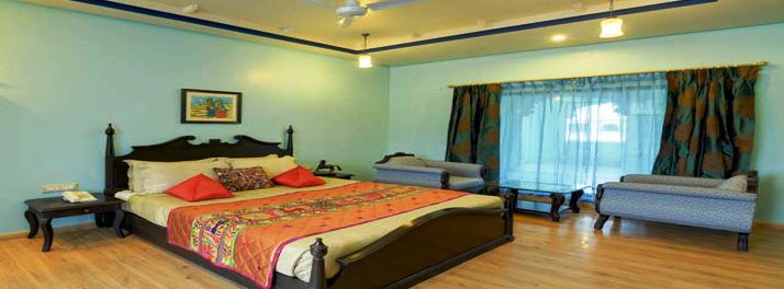 2241/juSTa Lake Nahargarh Palace - Chittorgarh 12.jpg